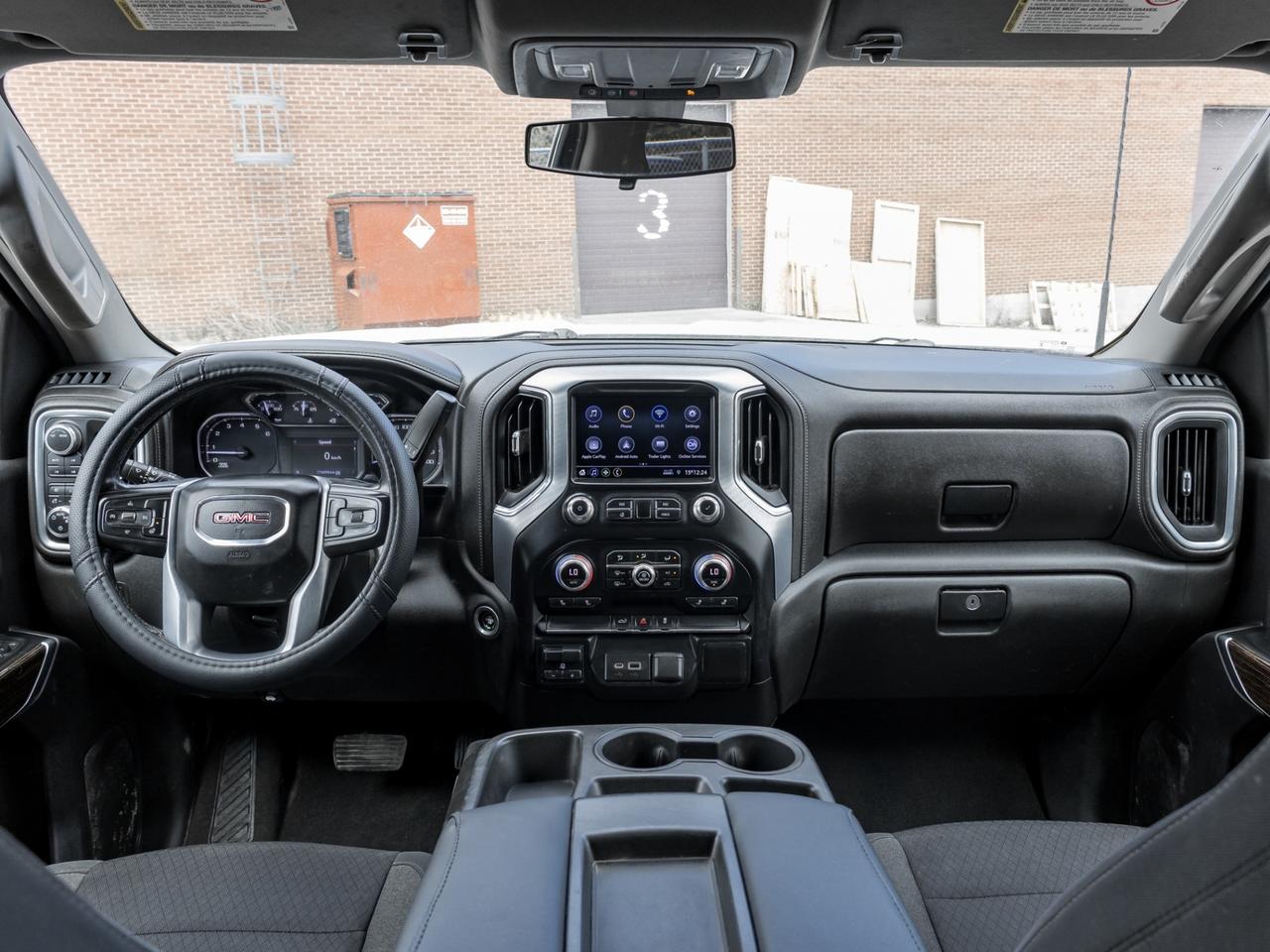 2022 GMC Sierra 3500HD 4WD Crew Cab 172 SLE, Accident free Photo