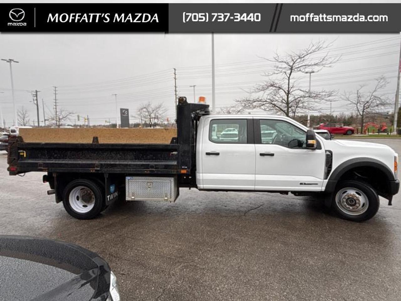 2023 Ford SUPER DUTY F-550 DRW XL Photo