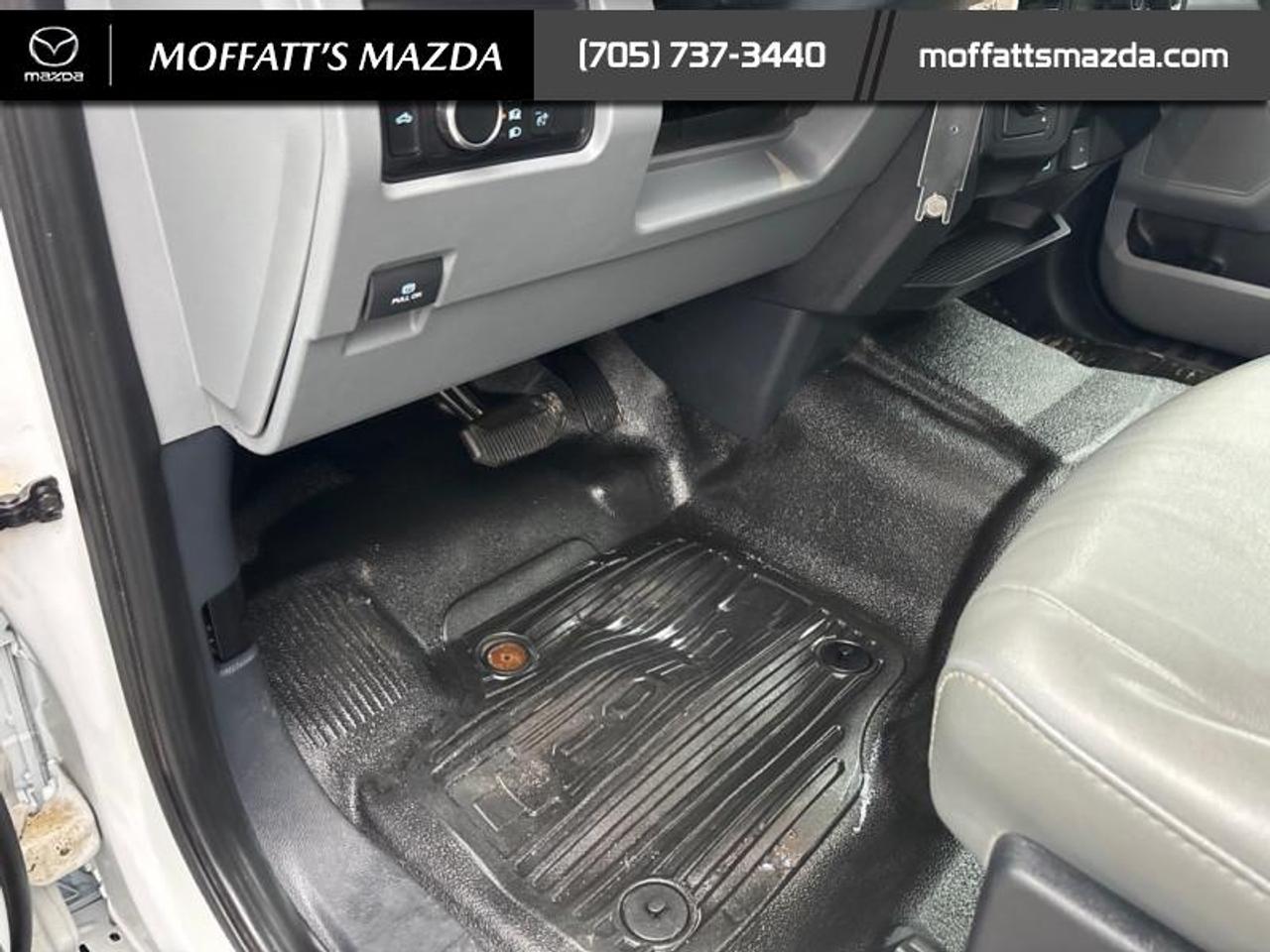 2023 Ford SUPER DUTY F-550 DRW XL Photo