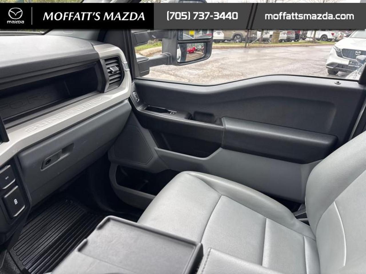 2023 Ford SUPER DUTY F-550 DRW XL Photo