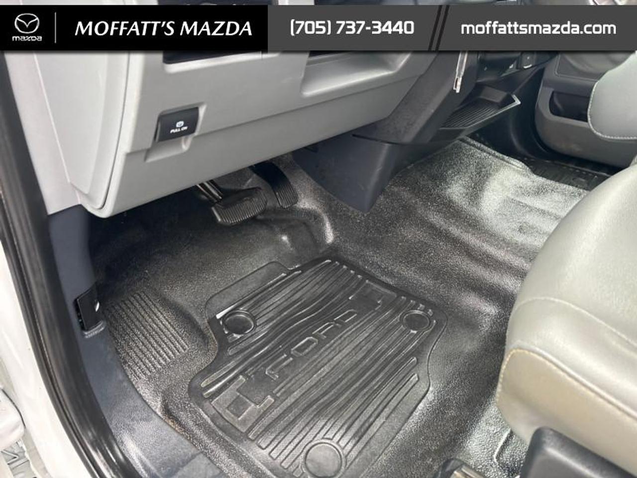 2023 Ford SUPER DUTY F-550 DRW XL Photo