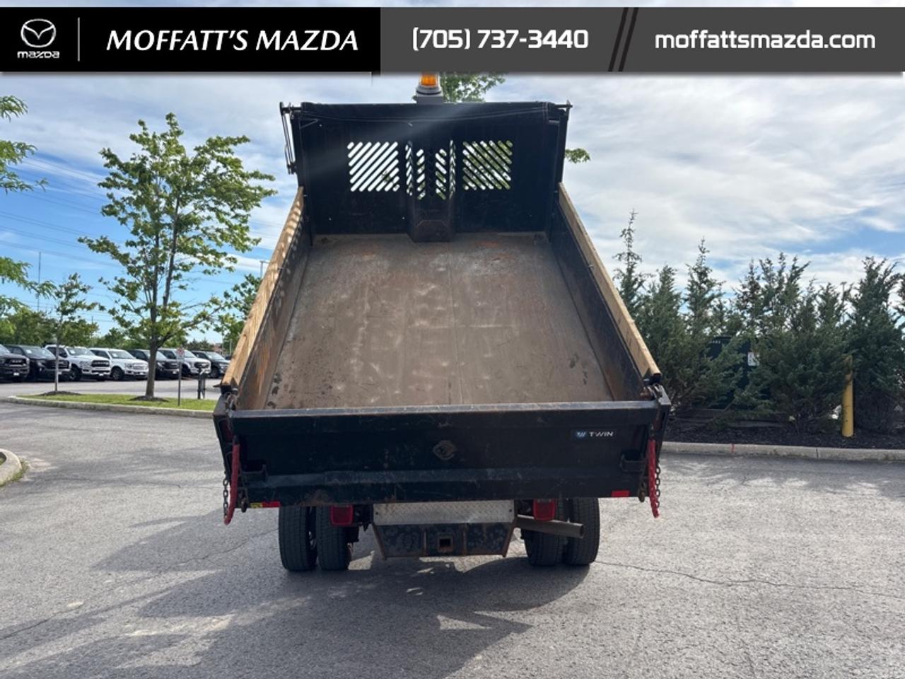 2023 Ford SUPER DUTY F-550 DRW XL Photo