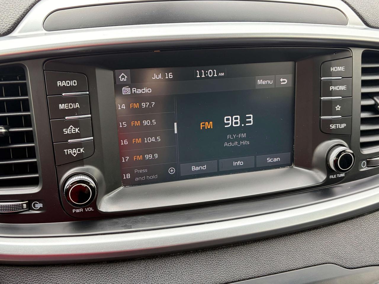 2020 Kia Sorento LX   AWD  CALL BELLEVILLE 613-961-8848 Photo