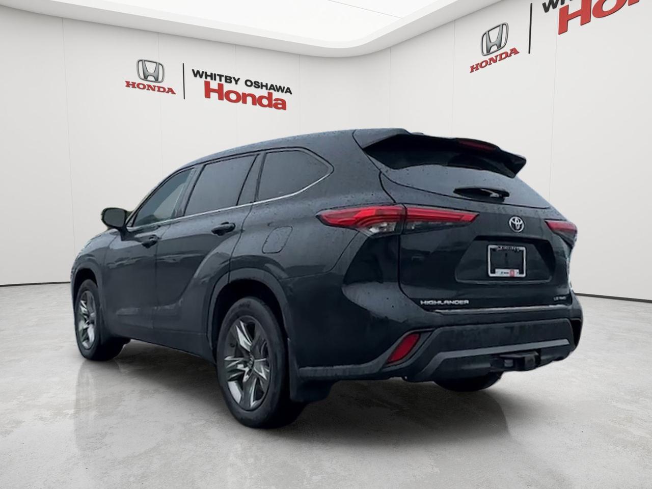 2022 Toyota Highlander LE AWD Photo4