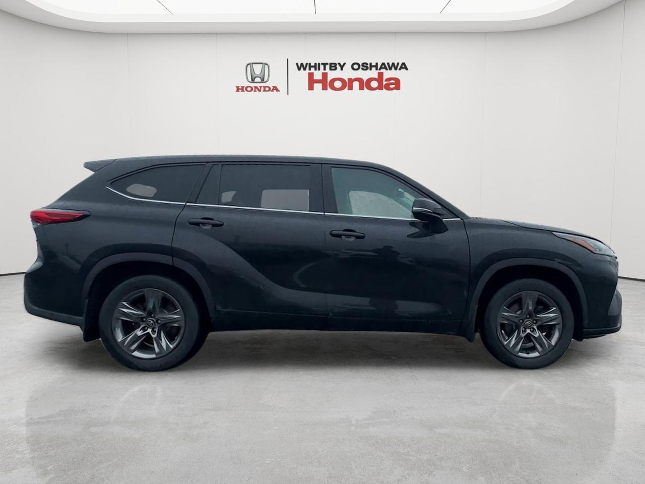 2022 Toyota Highlander LE AWD Photo