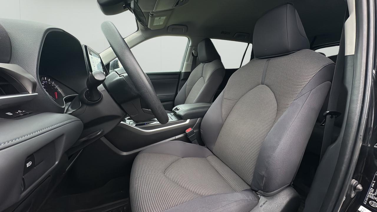 2022 Toyota Highlander LE AWD Photo