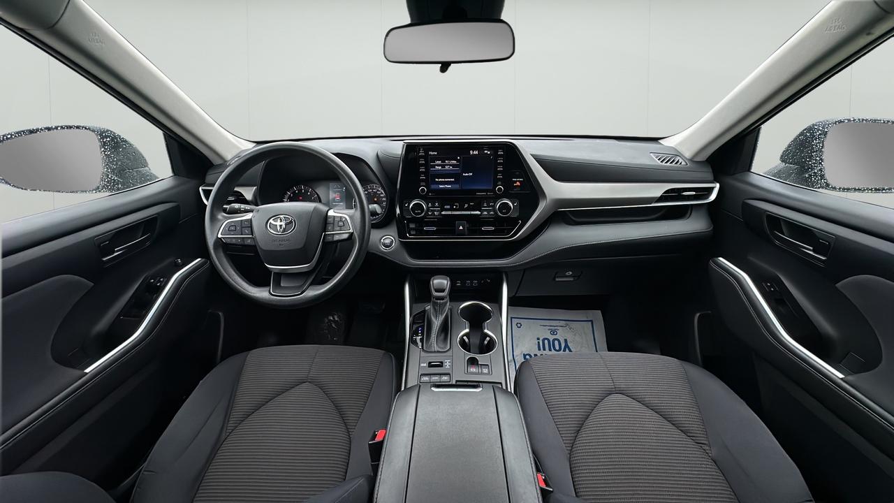 2022 Toyota Highlander LE AWD Photo