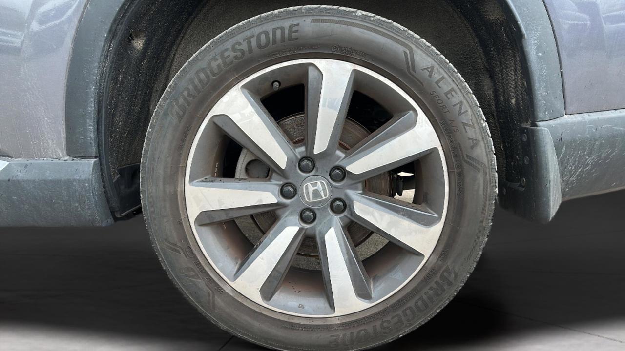 2025 Honda Pilot Touring AWD Photo