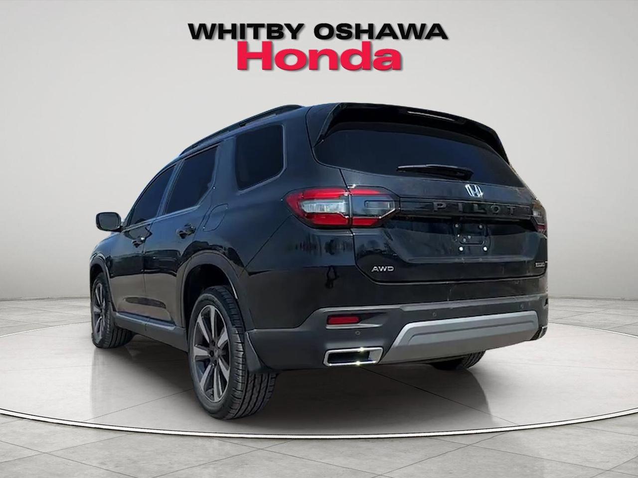 2023 Honda Pilot Touring AWD Photo4