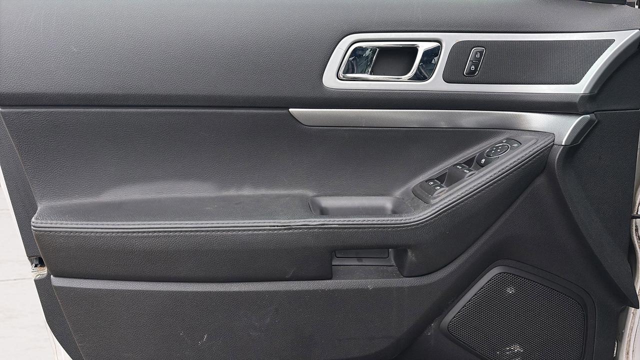 2012 Ford Explorer 4WD 4dr XLT Photo