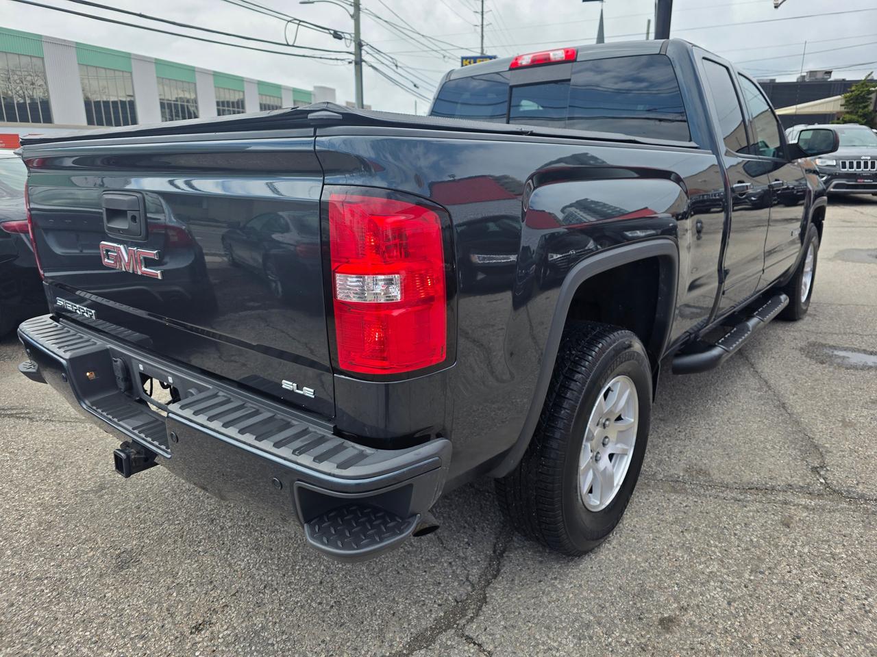 2018 GMC Sierra 1500 4WD SLE Photo