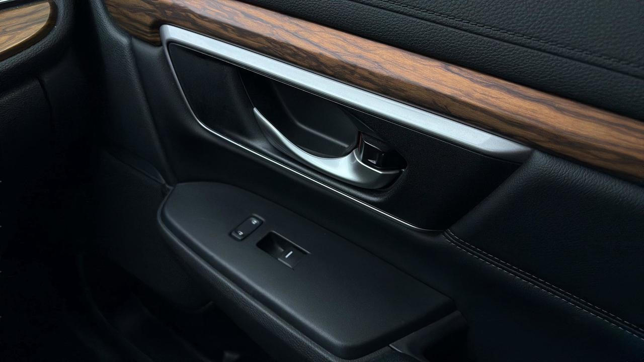 2018 Honda CR-V Touring AWD Photo