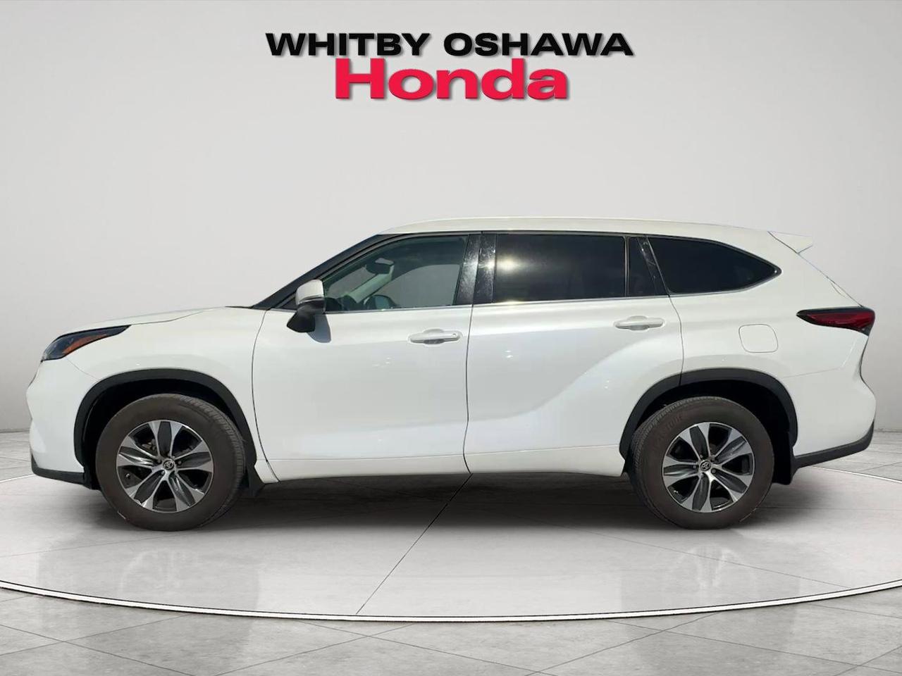 2022 Toyota Highlander XLE AWD Photo
