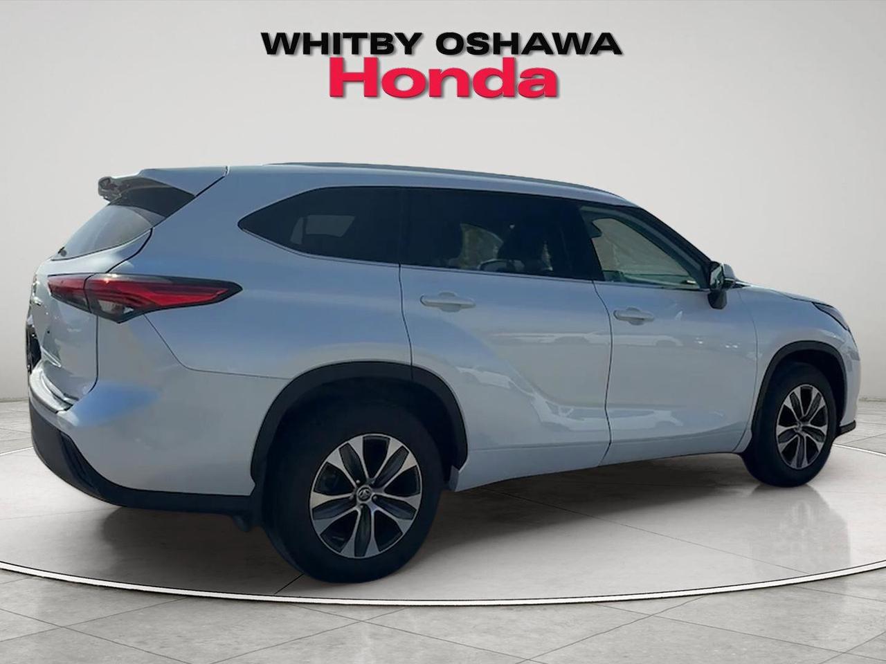 2022 Toyota Highlander XLE AWD Photo