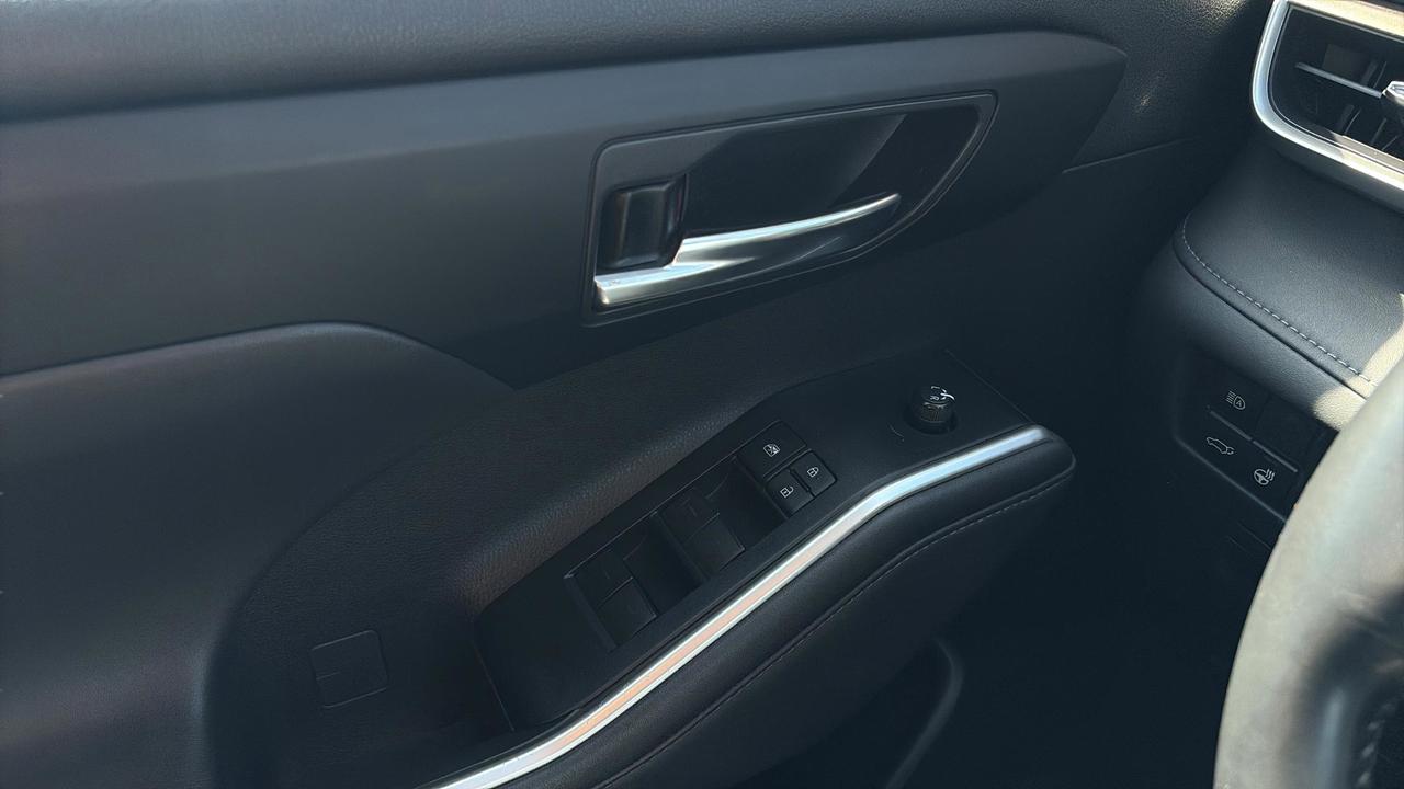 2022 Toyota Highlander XLE AWD Photo