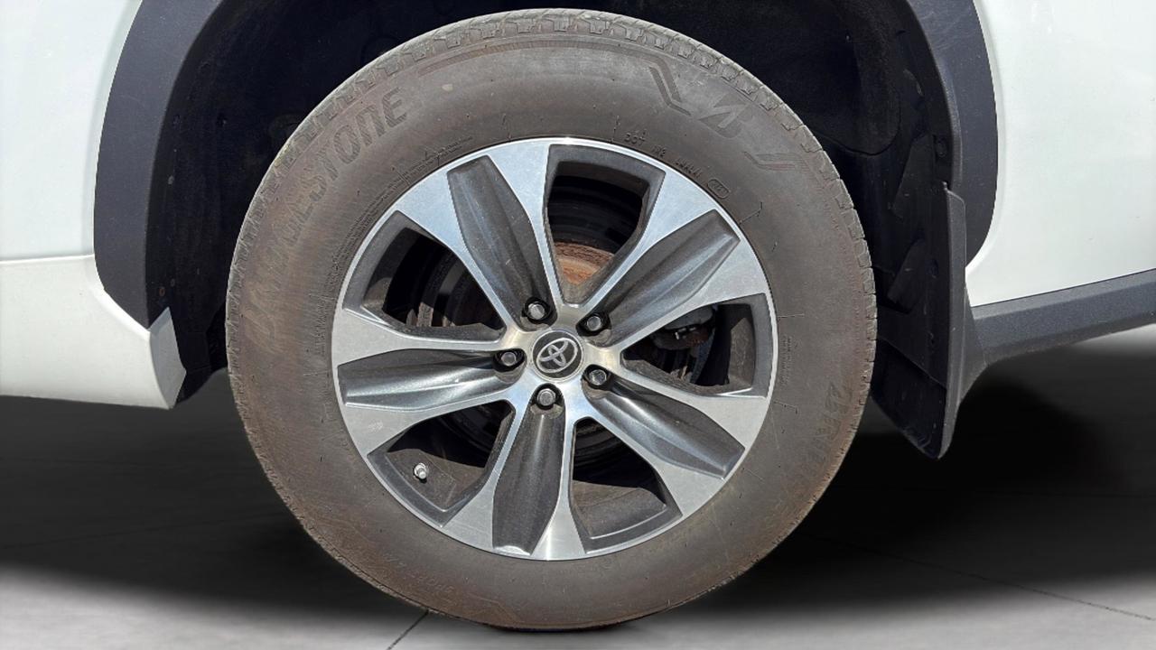 2022 Toyota Highlander XLE AWD Photo