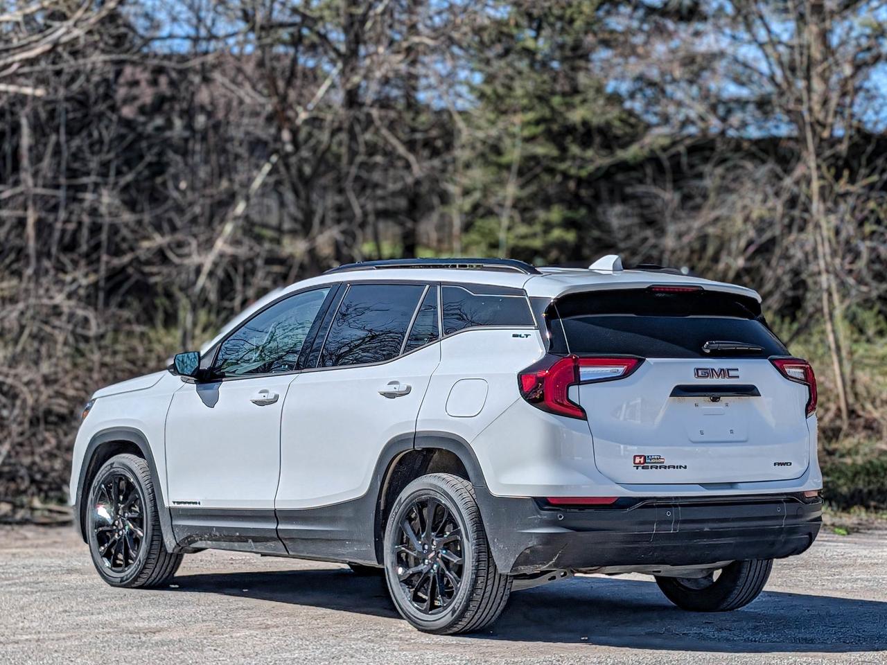 2024 GMC Terrain SLT Photo