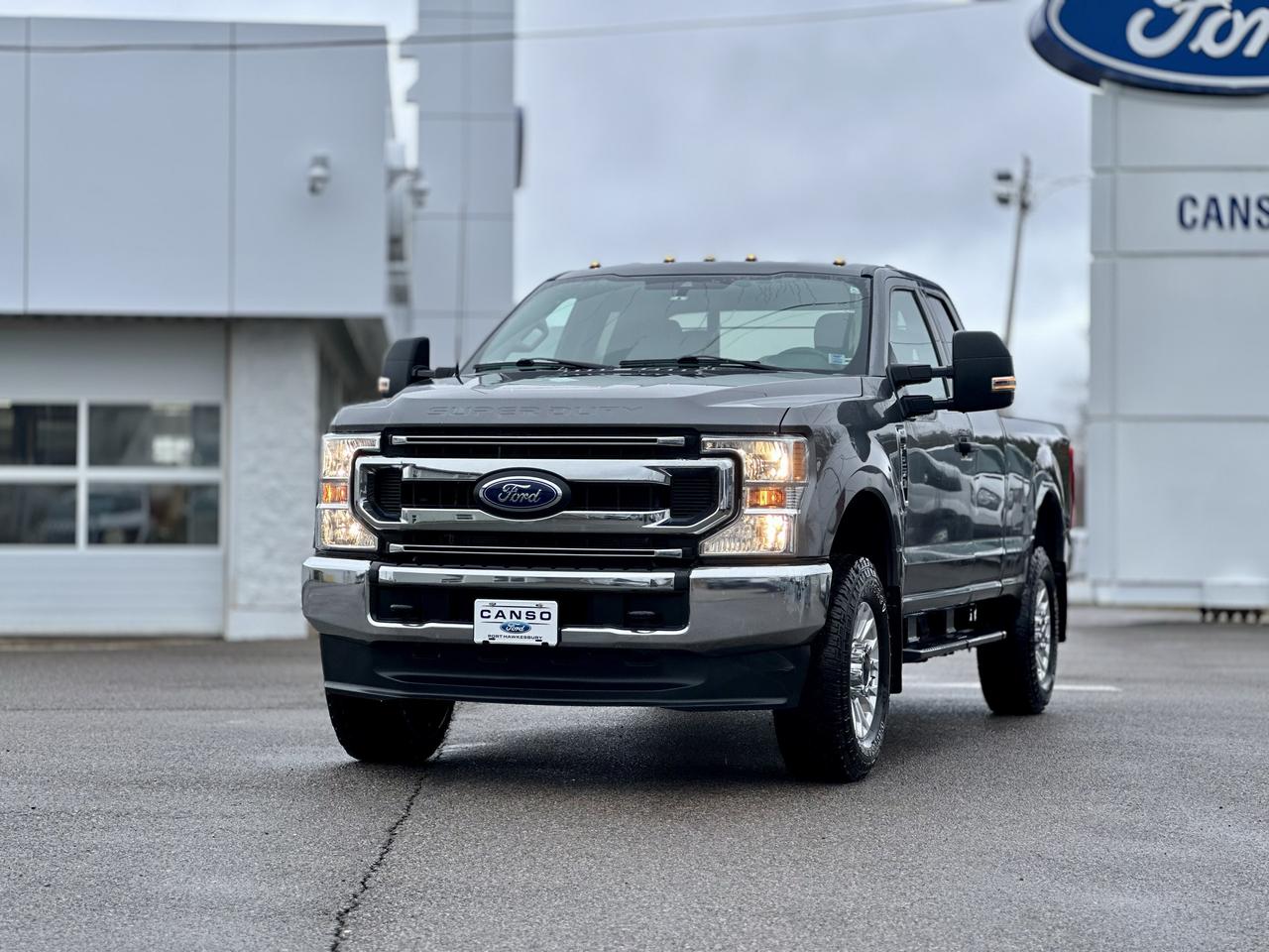 2022 Ford F-250 XLT 4WD SuperCab 6.75' Box Photo2