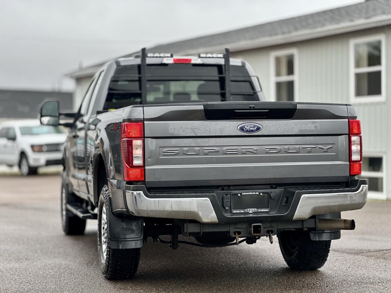 2022 Ford F-250 XLT 4WD SuperCab 6.75' Box Photo4