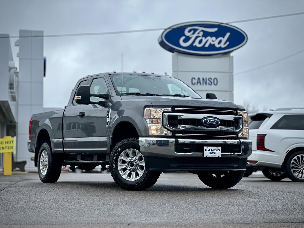 2022 Ford F-250 XLT 4WD SuperCab 6.75' Box Photo0