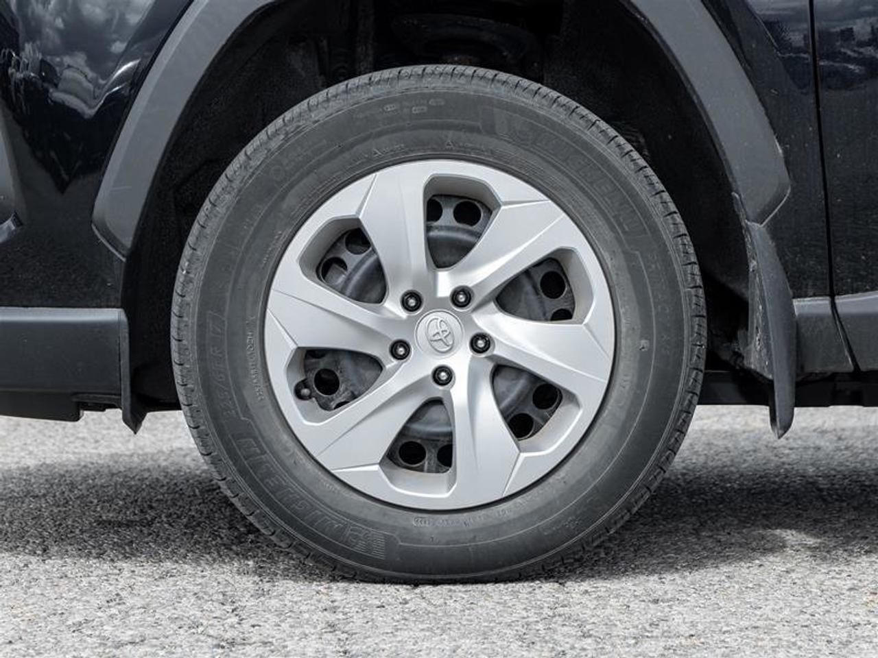 2022 Toyota RAV4 LE FWD Heated Seats| Backup Cam| AWD| LE Photo