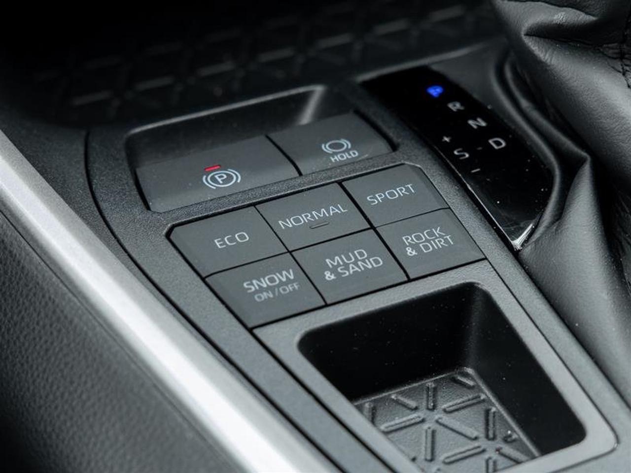 2025 Toyota RAV4 LE AWD Heated Seats| Backup Cam| Apple Carplay| LE| AWD Photo