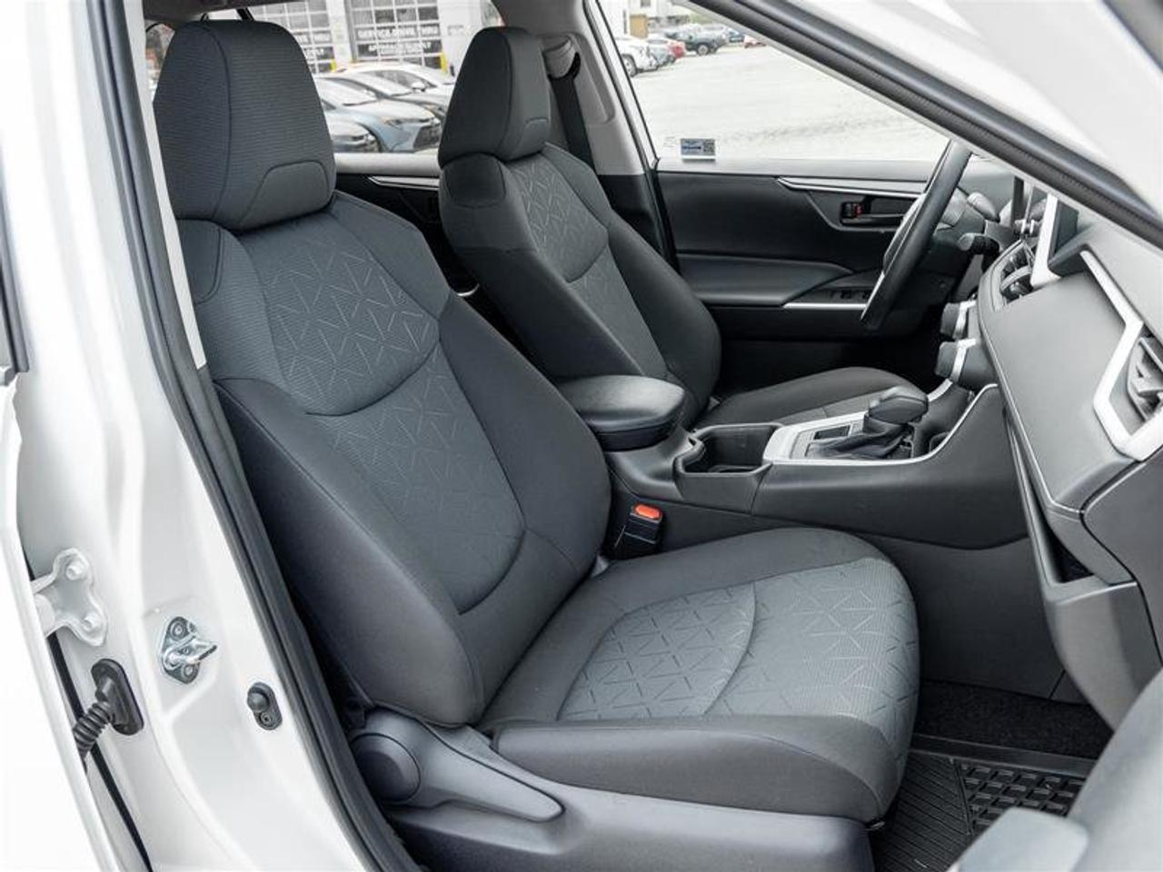 2025 Toyota RAV4 LE AWD Heated Seats| Backup Cam| Apple Carplay| LE| AWD Photo