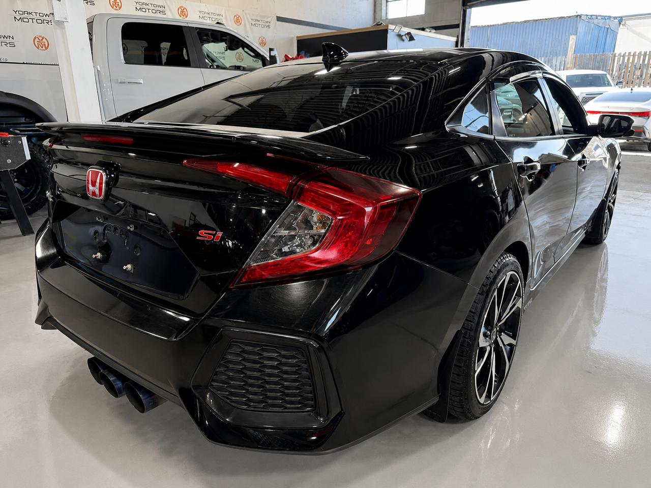 2017 Honda Civic Si/ Manual/ No accident/ Sunroof/Heated Seats Photo