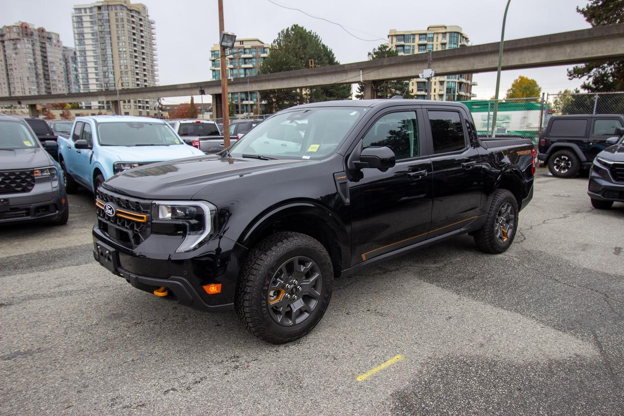 2026 Ford Maverick TREMOR AWD SuperCrew Photo1