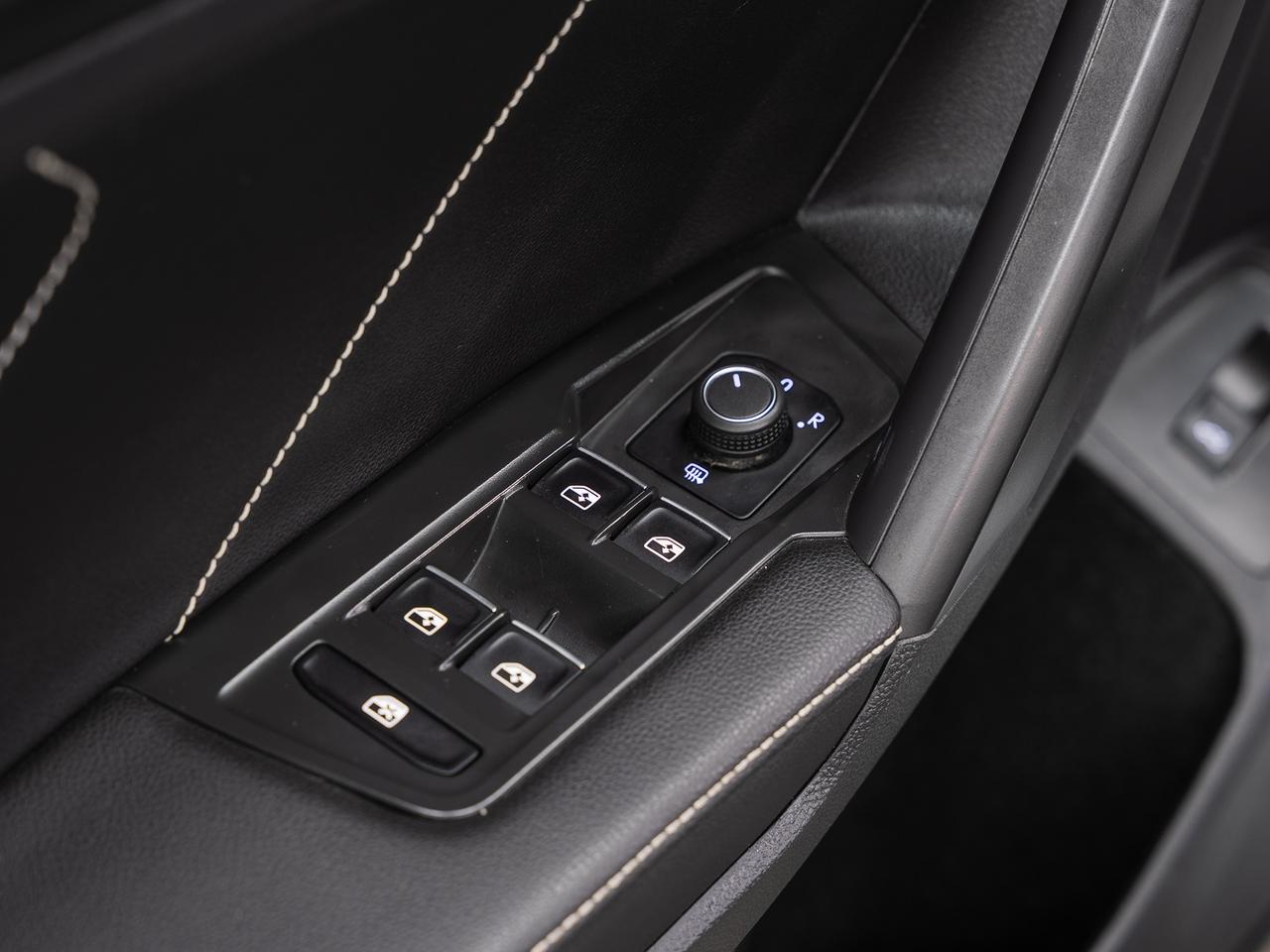 2024 Volkswagen Tiguan COMFORTLINE R-LINE AWD | BLK Edition | Pano roof