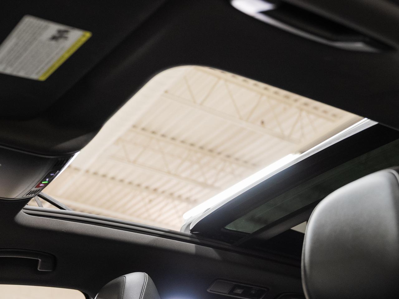 2024 Volkswagen Tiguan COMFORTLINE R-LINE AWD | BLK Edition | Pano roof