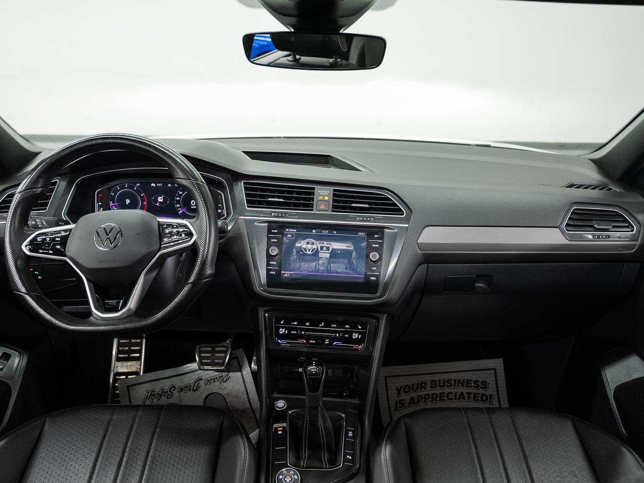2024 Volkswagen Tiguan COMFORTLINE R-LINE AWD | BLK Edition | Pano roof Photo