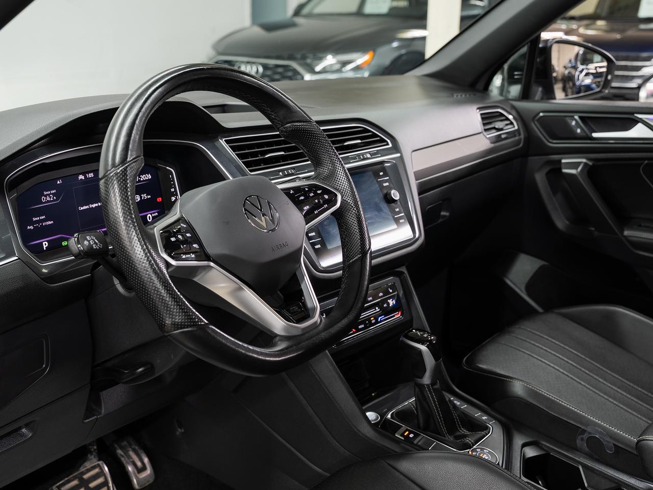 2024 Volkswagen Tiguan COMFORTLINE R-LINE AWD | BLK Edition | Pano roof