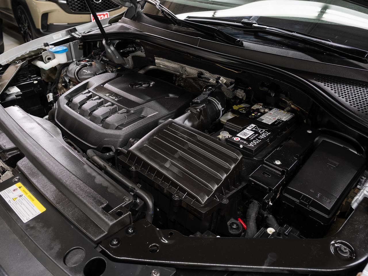 2024 Volkswagen Tiguan COMFORTLINE R-LINE AWD | BLK Edition | Pano roof Photo