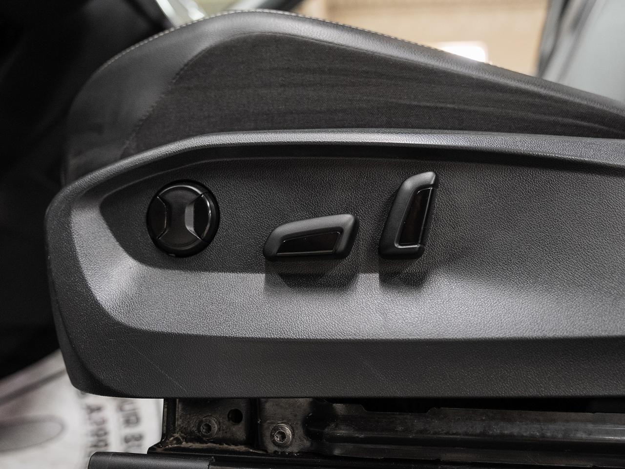 2024 Volkswagen Tiguan COMFORTLINE R-LINE AWD | BLK Edition | Pano roof