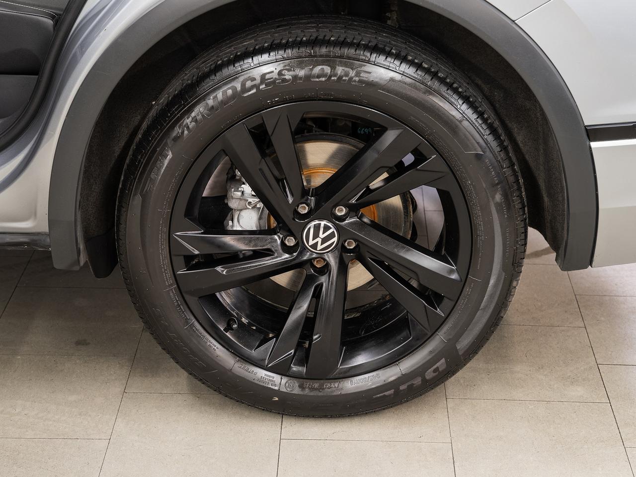 2024 Volkswagen Tiguan COMFORTLINE R-LINE AWD | BLK Edition | Pano roof