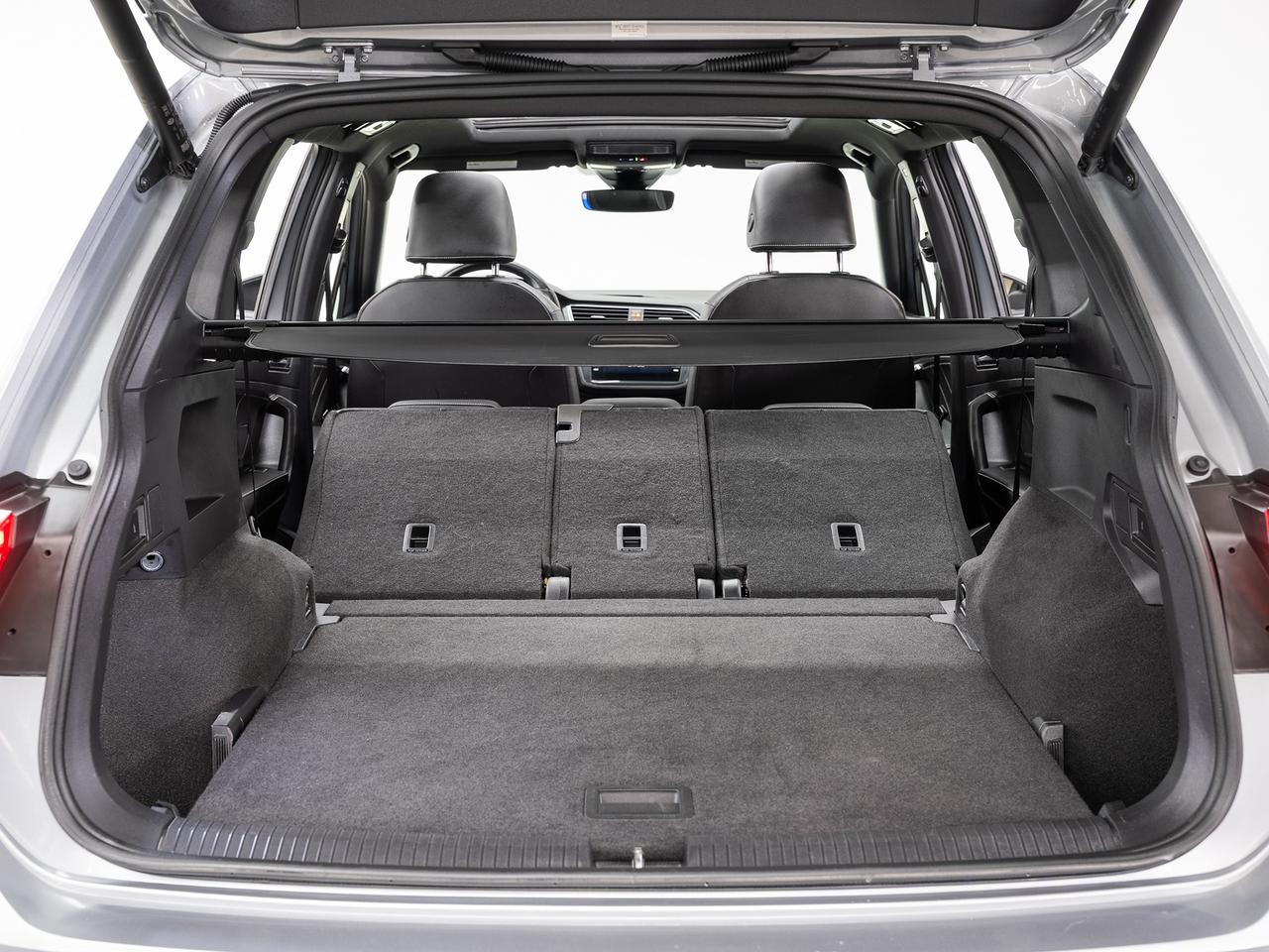 2024 Volkswagen Tiguan COMFORTLINE R-LINE AWD | BLK Edition | Pano roof Photo