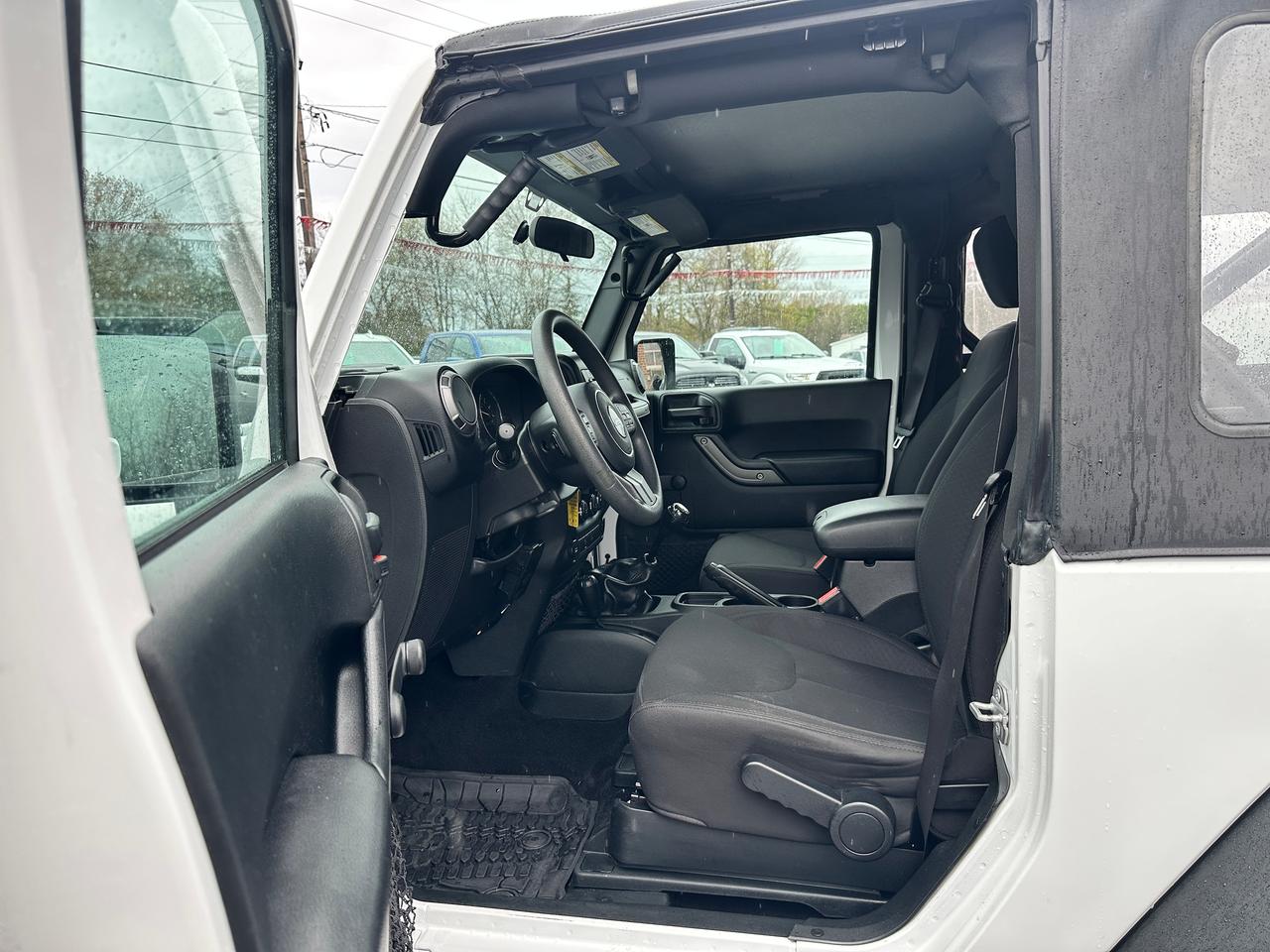 2018 Jeep Wrangler Sport4x4 2Door 3.6L 6-Speed Manual Soft-Top A/C FM Photo