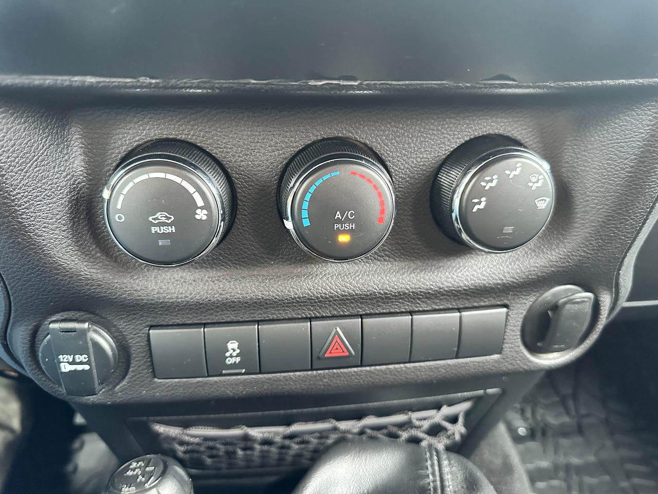 2018 Jeep Wrangler Sport4x4 2Door 3.6L 6-Speed Manual Soft-Top A/C FM Photo