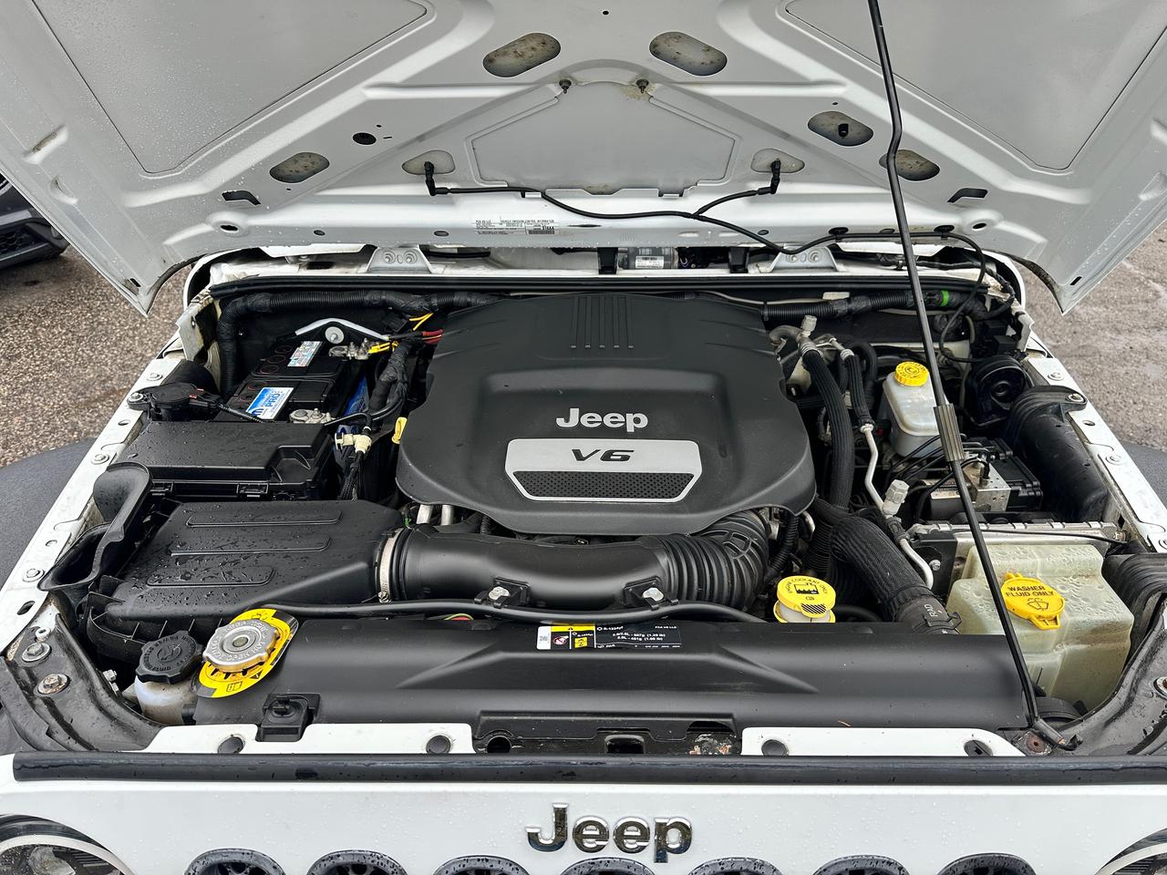 2018 Jeep Wrangler Sport4x4 2Door 3.6L 6-Speed Manual Soft-Top A/C FM Photo