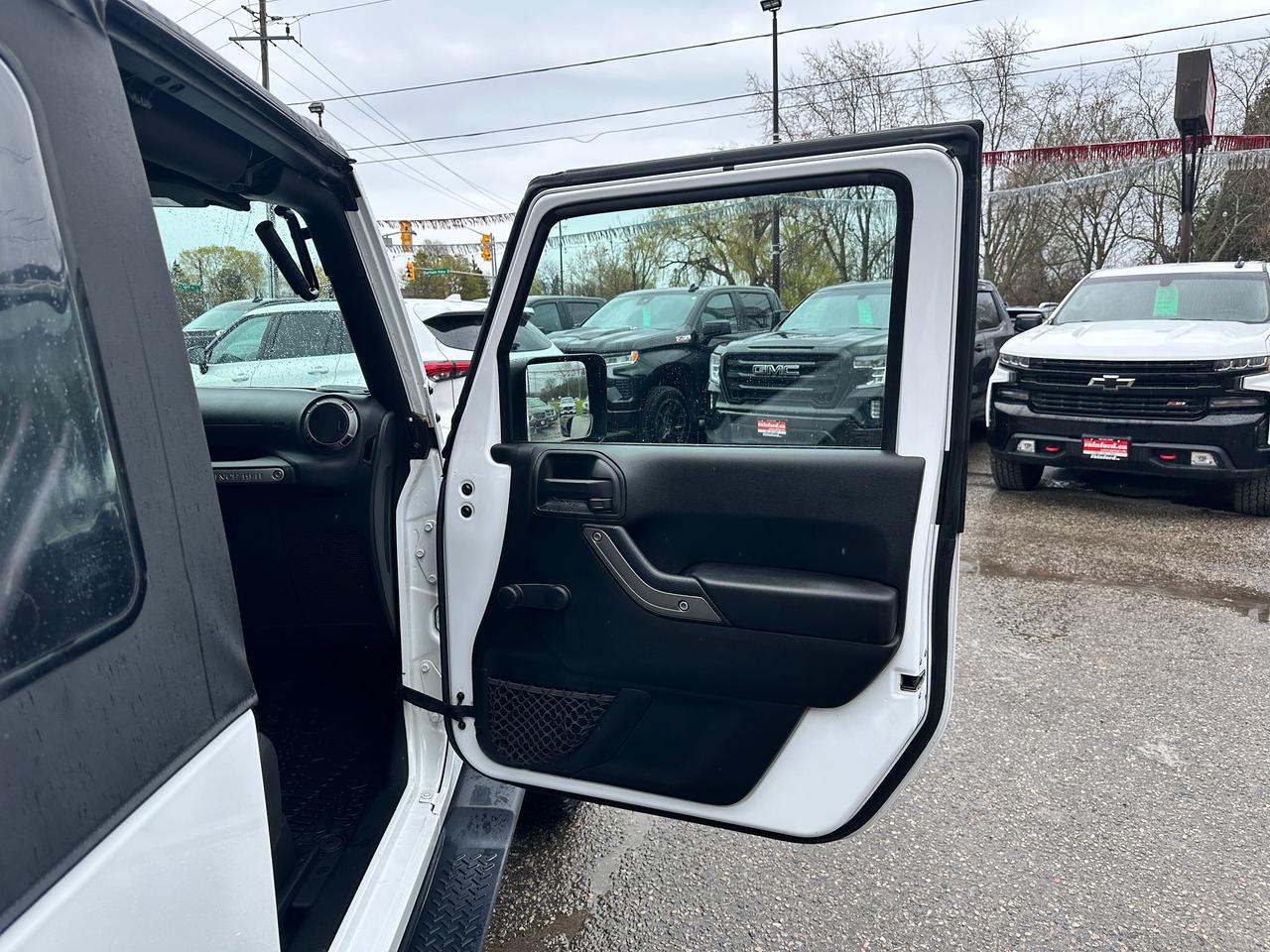 2018 Jeep Wrangler Sport4x4 2Door 3.6L 6-Speed Manual Soft-Top A/C FM Photo