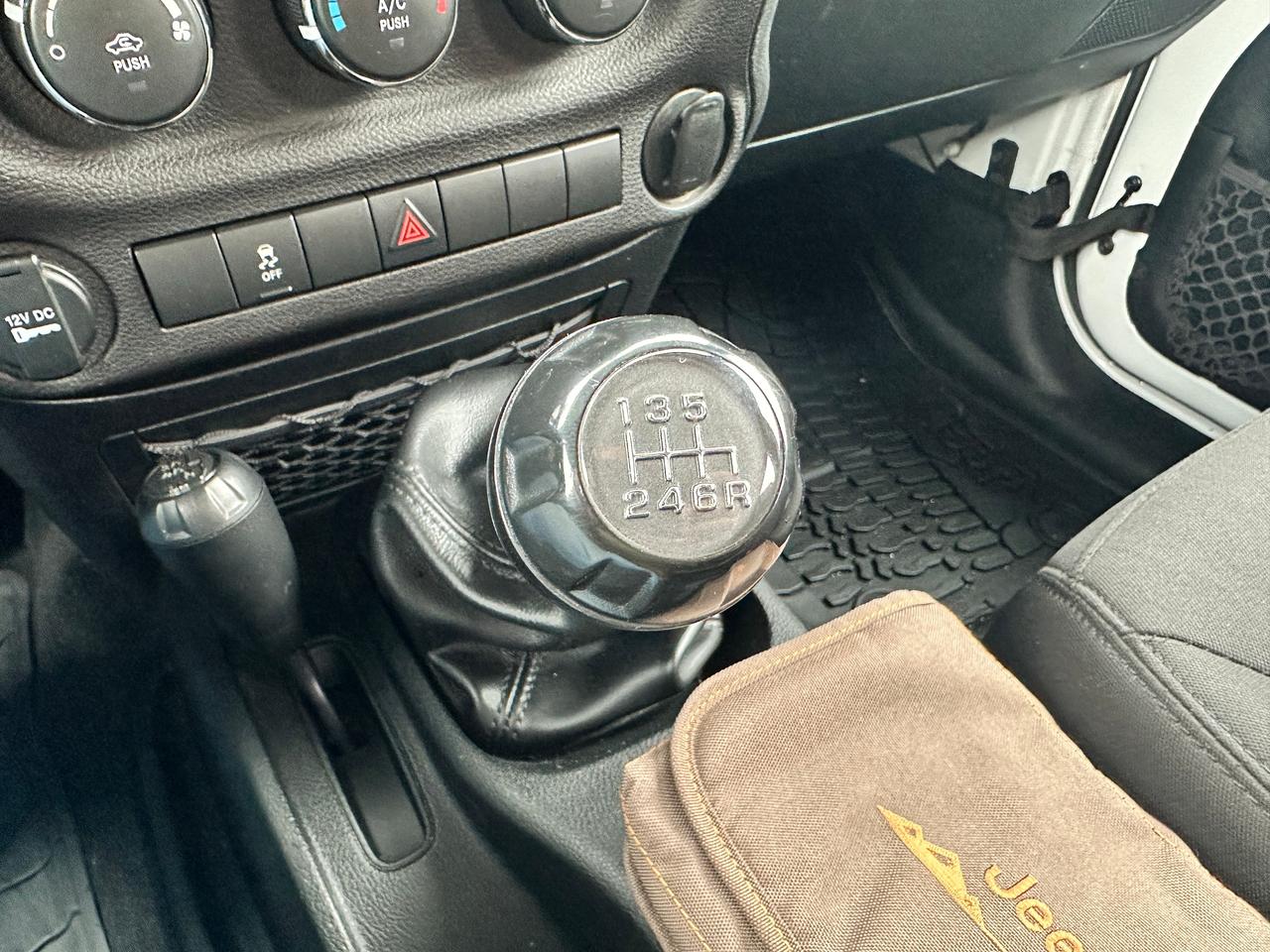 2018 Jeep Wrangler Sport4x4 2Door 3.6L 6-Speed Manual Soft-Top A/C FM Photo