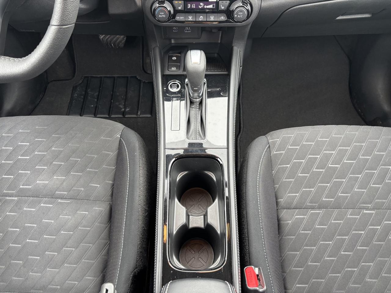 2024 Nissan Kicks SV ~1 Owner~ Accident free~Low KM~ Photo