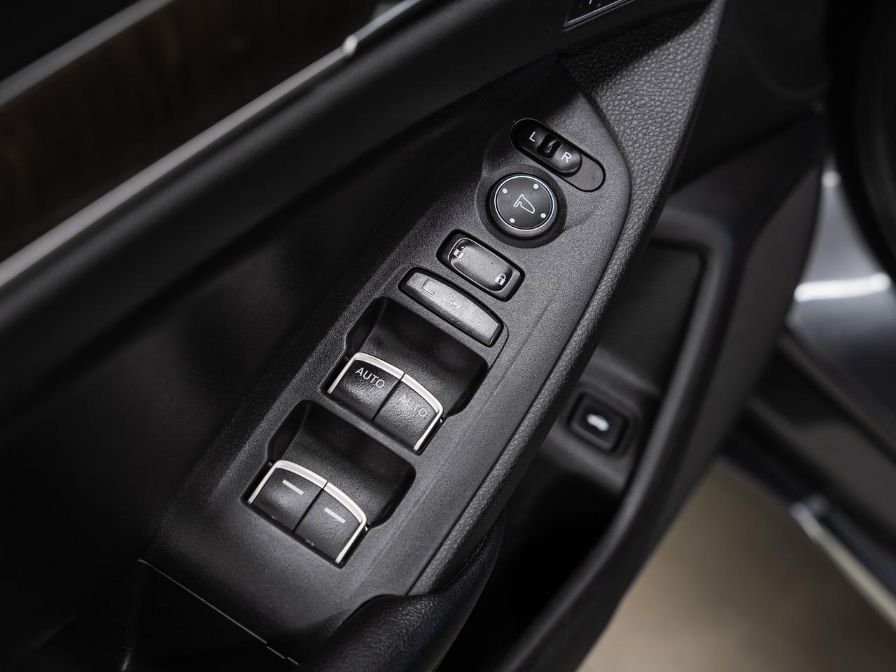 2022 Honda Accord EX-L | Leather | Sunroof | ACC | BSM | CarPlay Photo