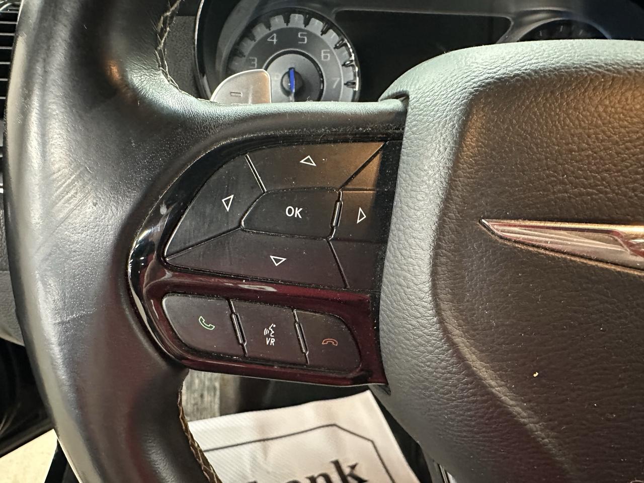 2018 Chrysler 300 300S Photo9