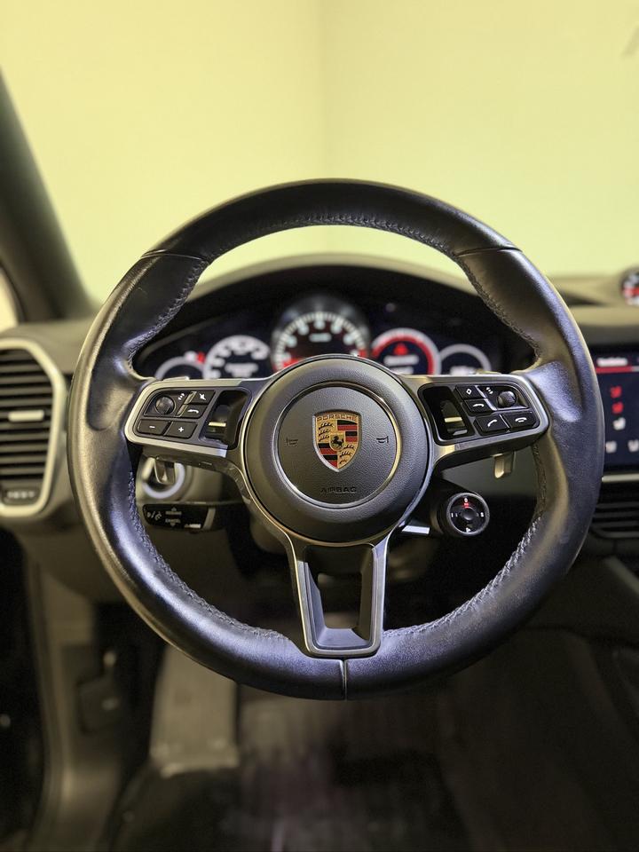 2022 Porsche Cayenne S Coupe AWD Photo