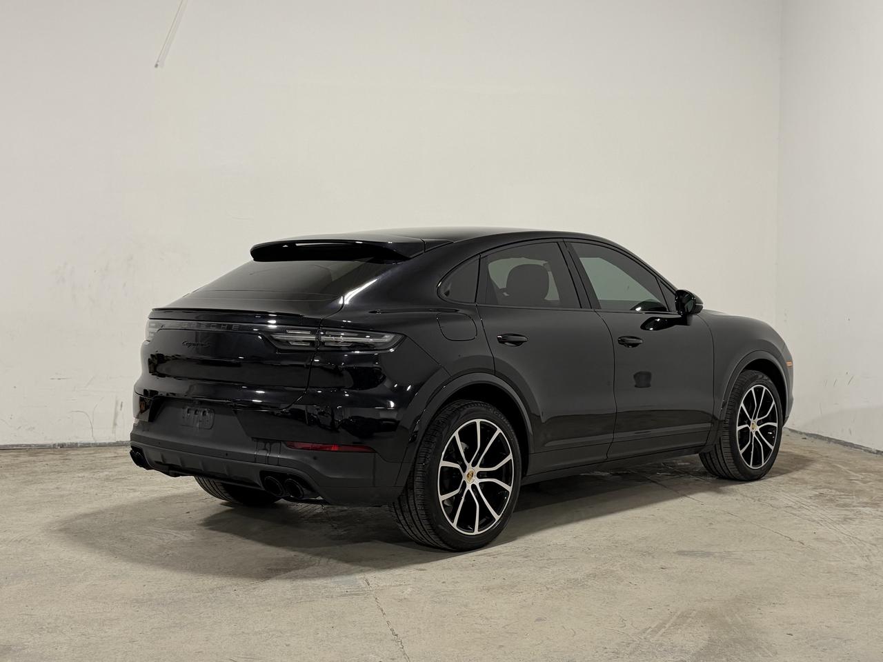 2022 Porsche Cayenne S Coupe AWD Photo