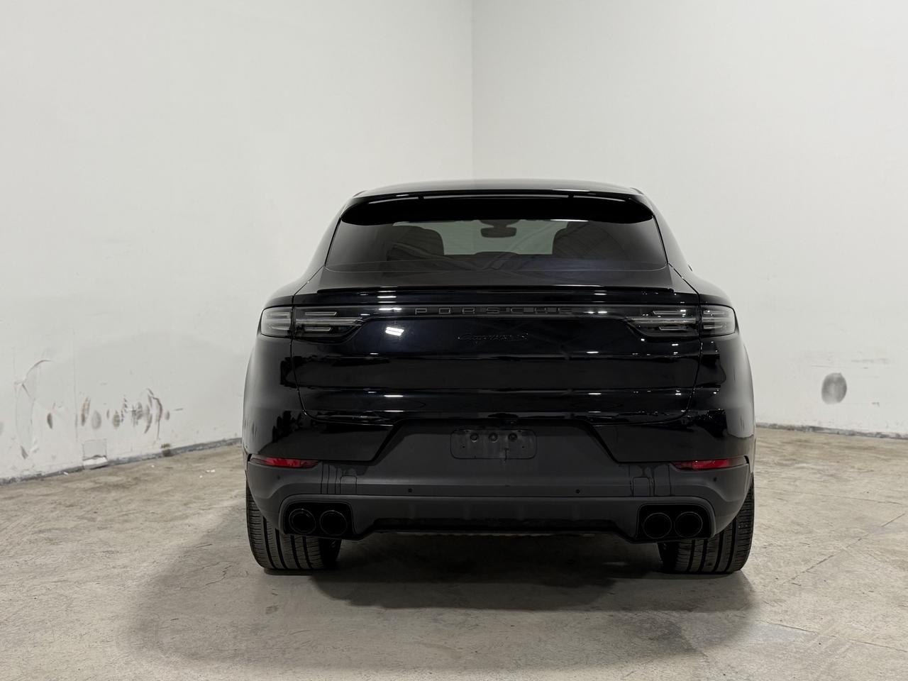 2022 Porsche Cayenne S Coupe AWD Photo