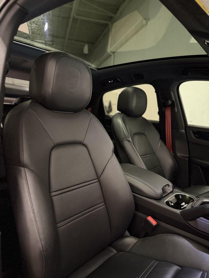 2022 Porsche Cayenne S Coupe AWD Photo