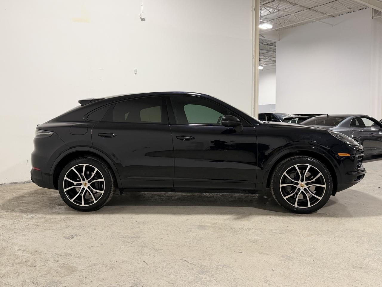 2022 Porsche Cayenne S Coupe AWD Photo3